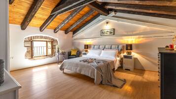 7 bedrooms, iron/ironing board, free WiFi, bed sheets