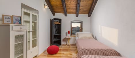 7 Schlafzimmer, Bügeleisen/Bügelbrett, Bettwäsche