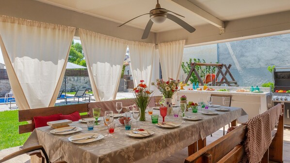 Outdoor dining