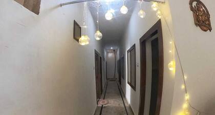 Karma hostel free wifi 5-bedroom hotel in charming Khajuraho with AC