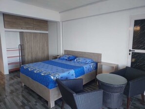 4 bedrooms, WiFi, bed sheets