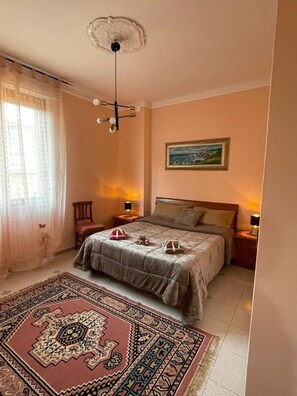 3 bedrooms, in-room safe, desk, travel crib