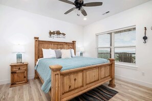 9 عدّة غرف نوم ومكتب ومكواة/لوح كي وسرير سفر