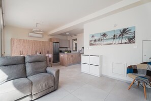 TV - NEW 2Br Maisonette in Luxury Resort Pool Beach (Paralimni)