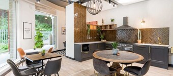 Modern Studios and Ensuite Bedrooms with Shared Kitchen at Hillfort House in Brighton
