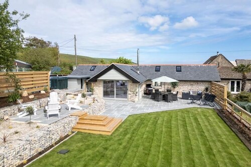 The Cow Stalls - Stunning Farmhouse with Wonderful Views and Garden
