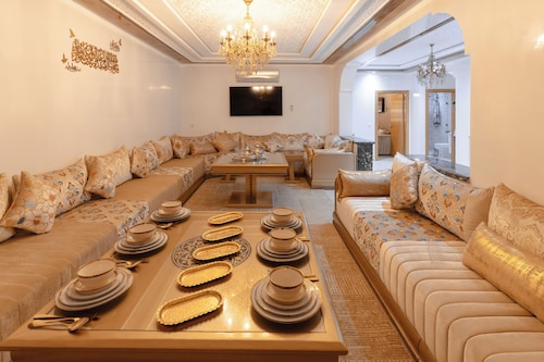 Appart Hotel Golden Sky Home