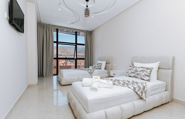 3 Schlafzimmer, Verdunkelungsvorhänge, schallisolierte Zimmer