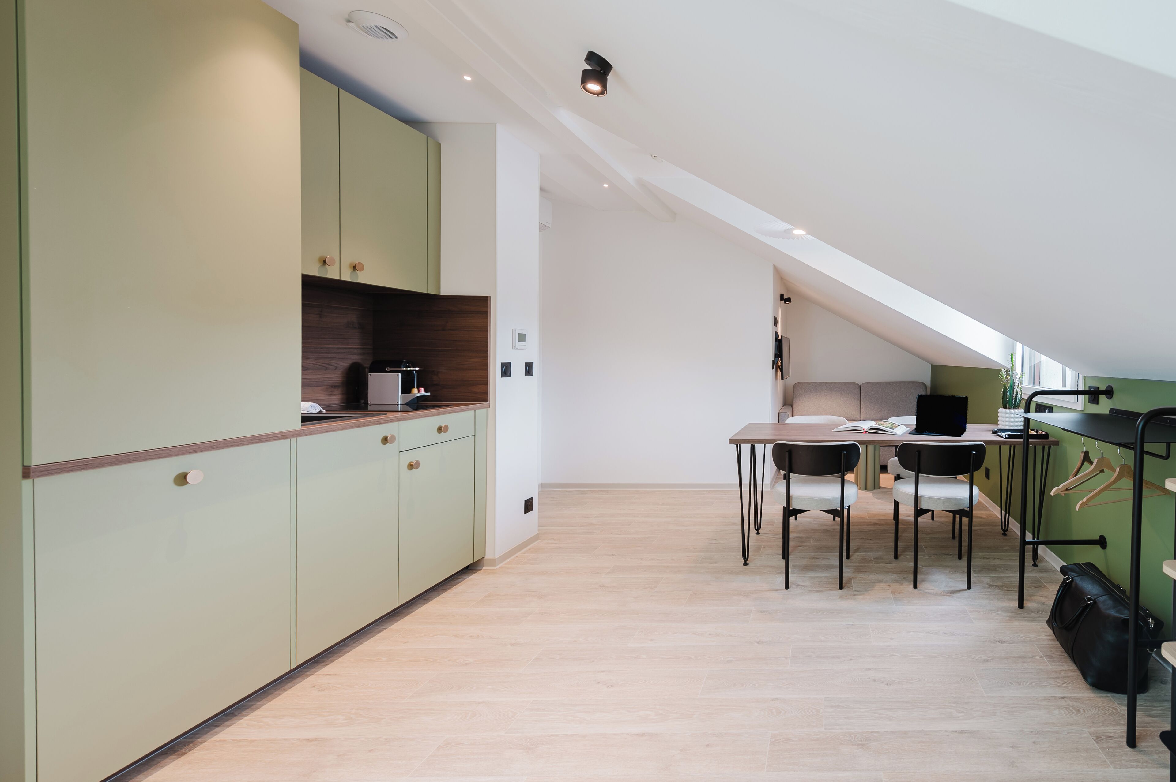 Studio 107 | Free WiFi