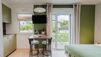 Basic Studio | 1 bedroom, free WiFi