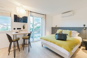 ベーシック スタジオ バルコニー | WiFi (無料)