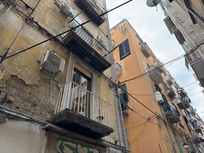 Exterior - quartieri22 (Naples)