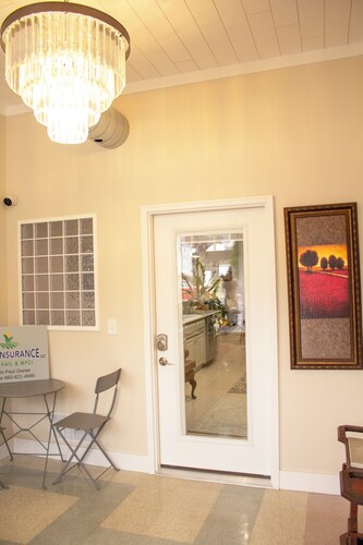 Cozy studio in downtown Glasgow MO, walking distance to boutiques, eating, wine