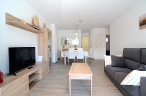 Apartment | Living room - Apartment in L'estartit Near Sandy Beach (Torroella de Montgrí)