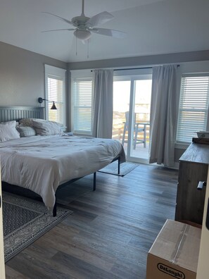 5 bedrooms, free WiFi, bed sheets - New 5 Bedroom Home With Private Pool-Hot tub in the Heart of the OBX 4x4 (Corolla)