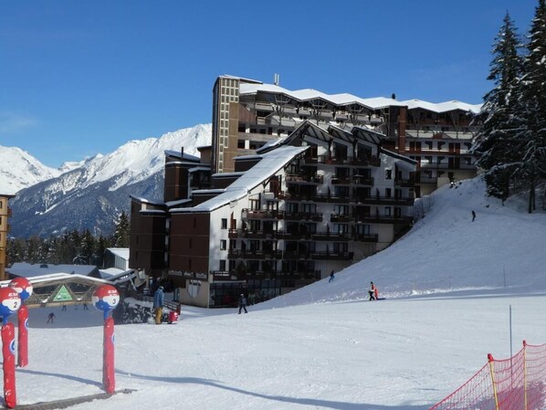 Exterior - 50m from resort center, balcony, tv, 35m², La Tania (Courchevel)