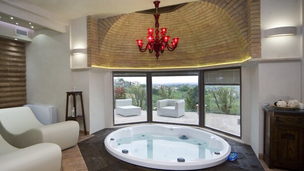 Spa treatment - Farmhouse in Lazio With Lake Bolsena Views (Montefiascone)
