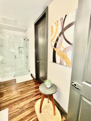 Interior - Last Minute Deals New Austin close University of Texas wine chiller near Domain (Austin)