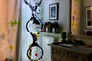 Interior - aKome of Flock: oTufo Room DeLuxe (Napoli)