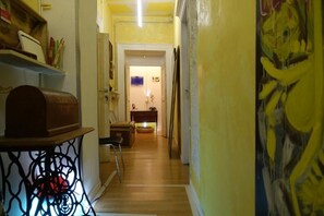 Interior - aKasa di Flock: aNenna Deluxe Room (Bed 1 1/2 Square) (Napoli)