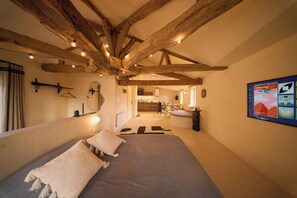 1 Schlafzimmer, Schreibtisch, Reisekinderbett, WLAN