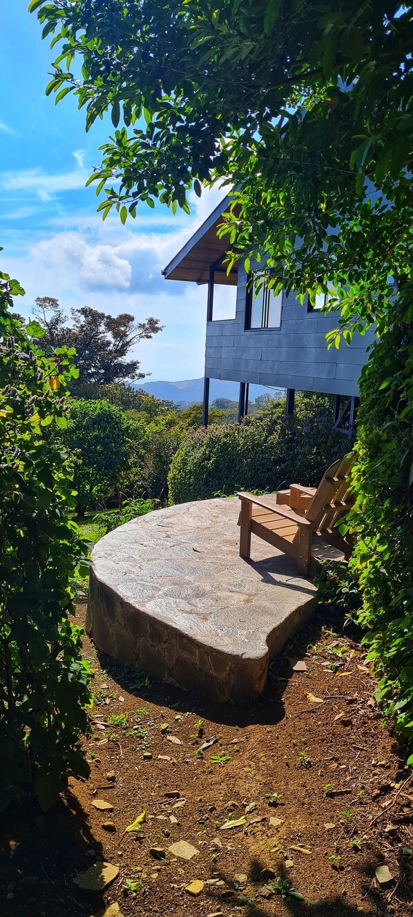 Property grounds - The Sun House 2 a charming 2-bedroom villa in tranquil Monteverde (Monteverde)