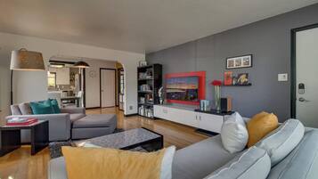 Smart-TV, bøker og PC-skjermer