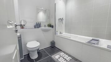 House | Bathroom | Shower, towels