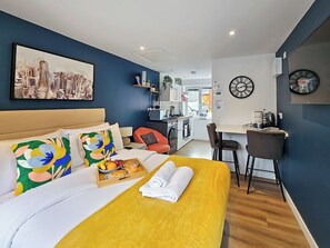 1 bedroom, iron/ironing board, Internet, bed sheets