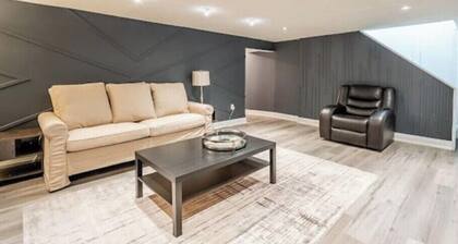 Charming 4-bedroom bungalow with Pool in soothing Mississauga