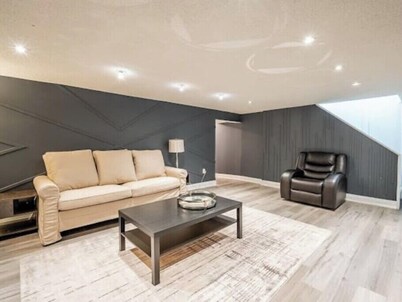 Charming 4-bedroom bungalow with Pool in soothing Mississauga