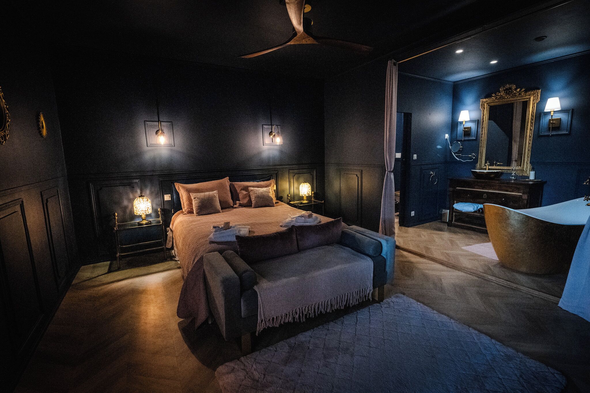 4 chambres, fer et planche à repasser, Wi-Fi, draps fournis