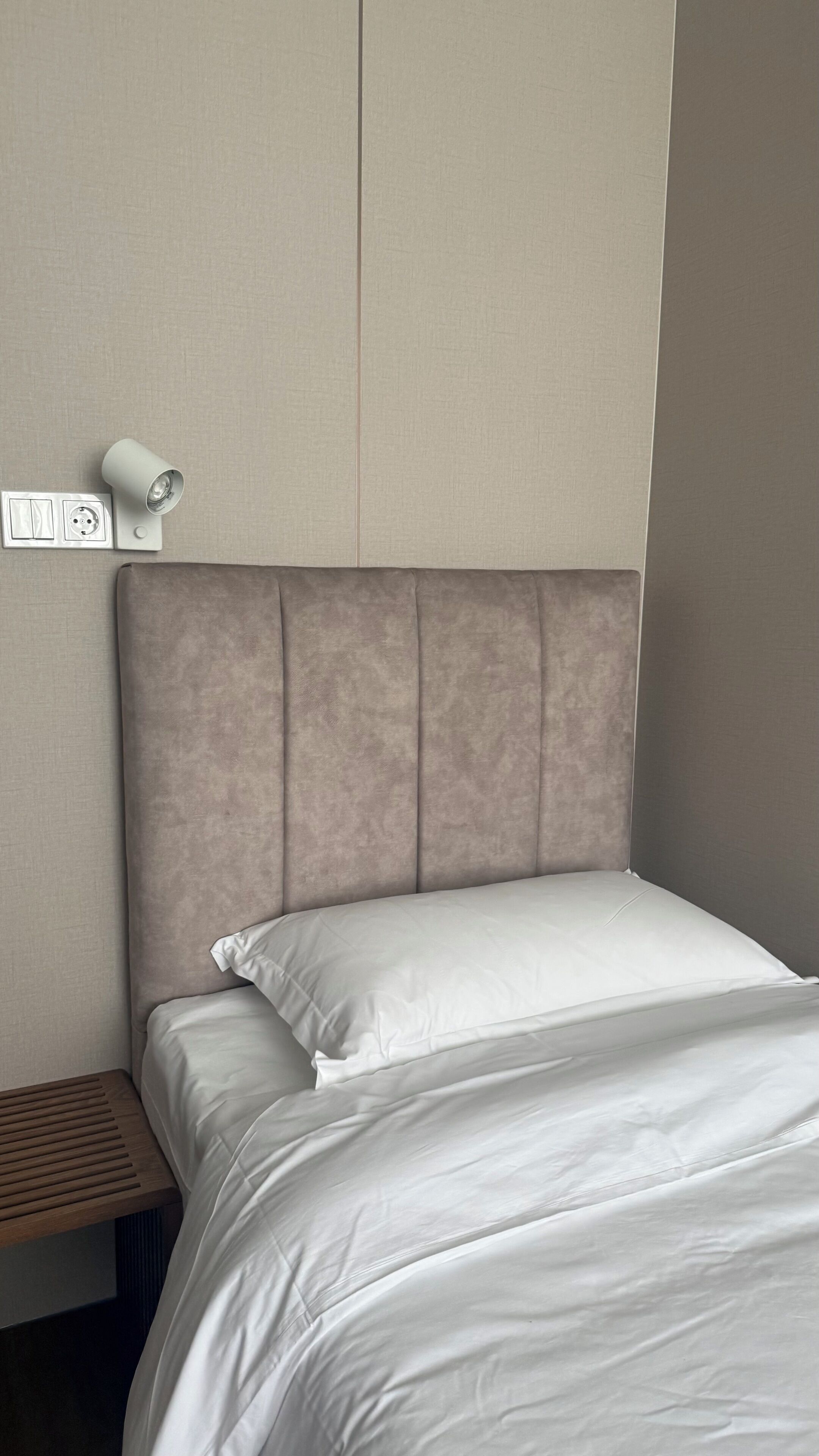 Desk, laptop workspace, cots/infant beds, free WiFi