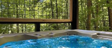 Outdoor spa tub