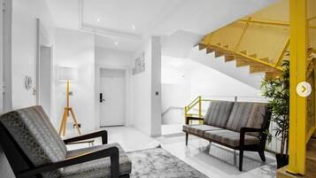 Premium Apartment, 3 Bedrooms, Non Smoking, Housekeeping | Premium bedding, iron/ironing board, free WiFi, bed sheets