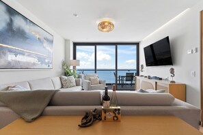 Smart-TV, Videothek, Stereoanlage