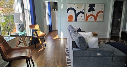 Monthly Rental! Easy In, Easy Out. Street Parking. Washer Dryer Onsite.