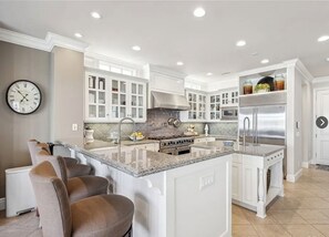 Microondas, horno, parrilla de estufa y lavavajillas 