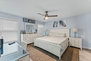 2 bedrooms, iron/ironing board, travel cot, free WiFi