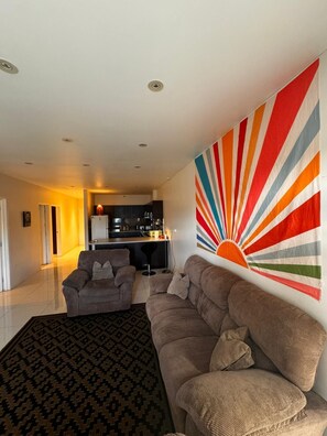 Lejlighed - 2 soveværelser - balkon - delvis havudsigt | Opholdsområde | Fladskærms-tv