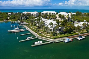Marina - 2 Bdrm Garden & Marina View at The Yacht Club C4 (Providenciales)