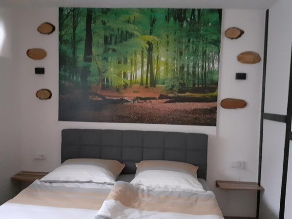 1 bedroom, free WiFi, bed sheets