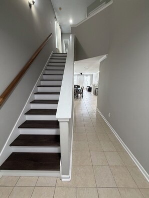 Unclassified image, 4 of 25, button