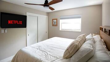 2 bedrooms, iron/ironing board, travel cot, WiFi