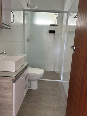 Assecador de cabells, tovalloles i sabó 