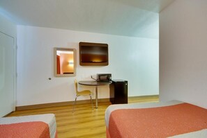 Twin Room - AVERA SUITES (Muskogee)