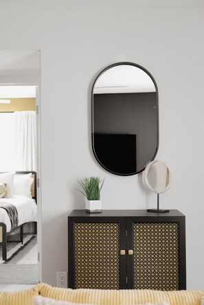 3 bedrooms, desk, iron/ironing board, free WiFi - 3BR Southwest Modern Haven - Old Town (Scottsdale)