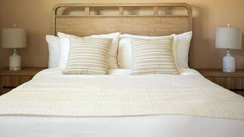 2 bedrooms, desk, iron/ironing board, travel crib