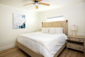 2 bedrooms, desk, iron/ironing board, travel crib