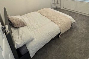 2 Schlafzimmer, Bügeleisen/Bügelbrett, kostenloses WLAN, Bettwäsche
